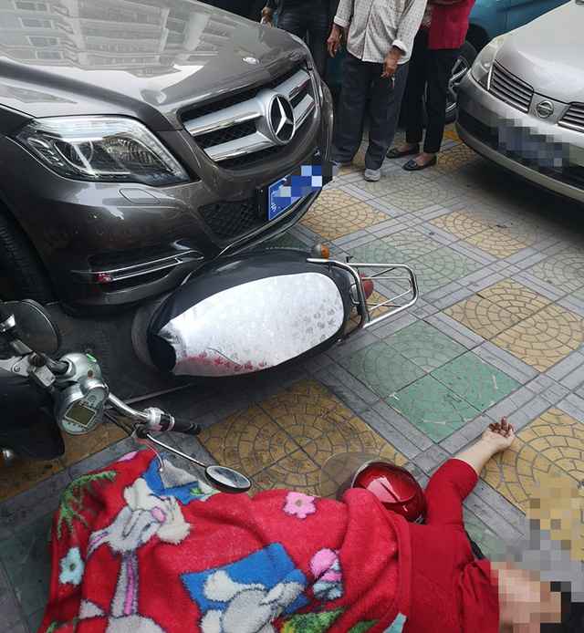 汕头奔驰司机口角后撞倒女子致其多处受伤!