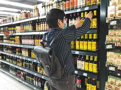 武汉地铁2号线恢复运营 看这些被重新串起的生活