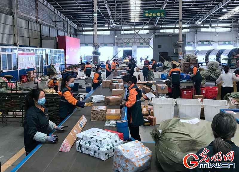 解封前的武汉有序重启 我们期待“你”光彩重生